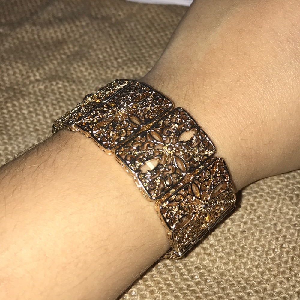 gold bracelet